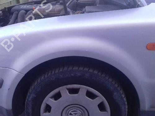 Achsschenkel links vorne VW PASSAT B5 (3B2) 1.6 | BP12751366M25