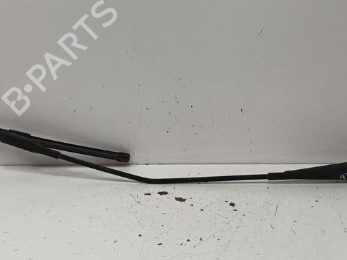 Used Front windshield wiper arm FIAT PUNTO EVO (199_) 1.3 D Multijet (199AXC1A, 199BXC1A, 199AXT1A, 199BXT1A) (75 hp) 15959450