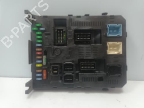 Used Fuse box Fuse box PEUGEOT 307 Break (3E) 1.6 HDi 110 (109 hp) 33439852 33439852