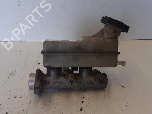 Brake master cylinder HYUNDAI H-1 / STAREX Bus (A1) 2.5 CRDi | BP12684859M77 