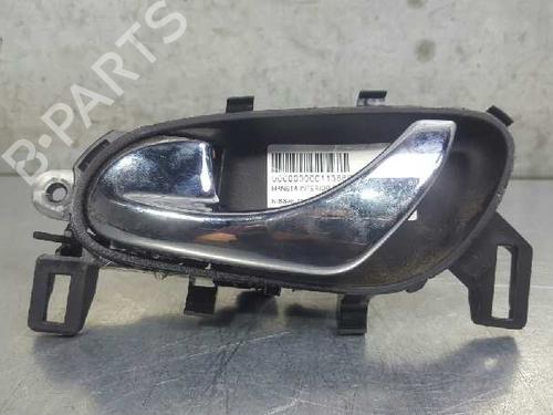 Venstre foran invendig håndtak NISSAN QASHQAI II SUV (J11, J11_) 1.2 DIG-T (115 hp) 12692131