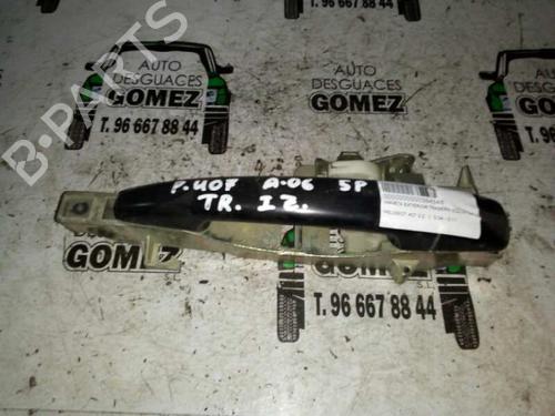 Used Rear left exterior door handle PEUGEOT 407 (6D_) 2.2 (6D3FZE, 6D3FZH) (158 hp) 12797977