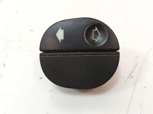 Interrupteur de vitre avant droite FORD FIESTA V (JH_, JD_) 1.4 16V (80 hp) 32031794