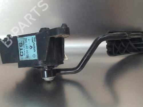 Pedal RENAULT CLIO III (BR0/1, CR0/1) 1.5 dCi (C/BR0G, C/BR1G) | BP12704628I4 