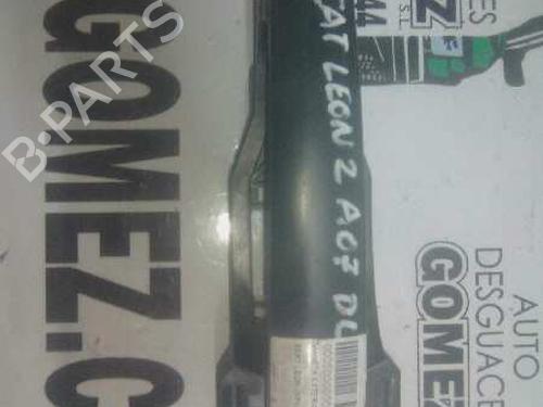 Used Front right exterior door handle SEAT LEON (1P1) 2.0 FSI (150 hp) 12798143