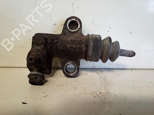 Used Clutch slave cylinder FORD MAVERICK (UDS, UNS) 2.7 TD (100 hp) 13966880