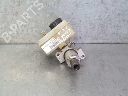 Used Brake master cylinder MERCEDES-BENZ S-CLASS (W220) S 320 CDI (220.026, 220.126) (197 hp) 12711872