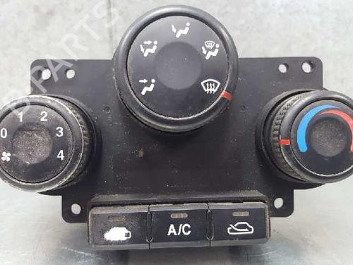 Used Climate control KIA CARENS II MPV (FJ) 2.0 CRDi (113 hp) 12811181