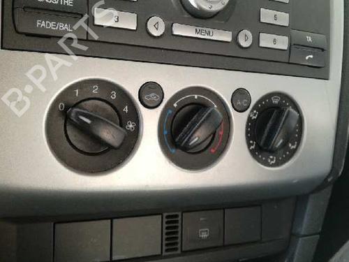 AC Styreenhet / Manøvreringsenhet FORD FOCUS II (DA_, HCP, DP) 1.6 TDCi (90 hp) 12700313