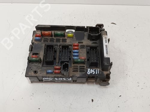 Used Fuse box PEUGEOT 307 Break (3E) 2.0 (136 hp) 17663564