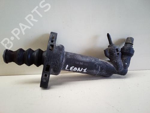 Clutch slave cylinder SEAT LEON (1M1) 1.9 TDI | BP13972476M113 
