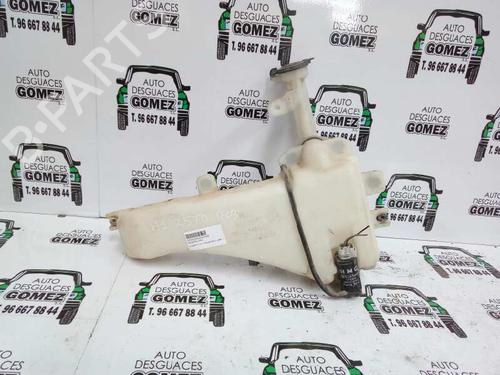 Used Windscreen washer tank HYUNDAI H-1 / STAREX Bus (A1) 2.5 TD 4WD (99 hp) 12802118