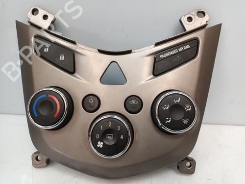 Used Climate control CHEVROLET AVEO Saloon (T300) [2011-2025]  19532233