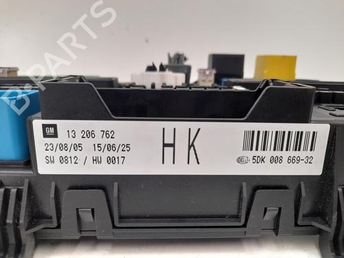 Fuse box OPEL ASTRA H GTC (A04) 1.8 (L08) | BP12749278E1 