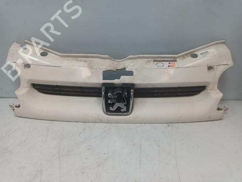 Used Grille Grille PEUGEOT PARTNER MPV (5_, G_) 1.9 D (69 hp) 35986777 35986777