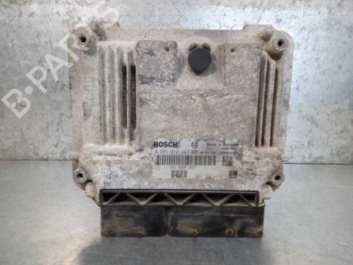 Used Engine control unit (ECU) SAAB 9-3 (YS3F, E79, D79, D75) 1.9 TiD (120 hp) 12808914