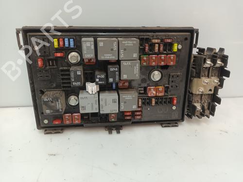 Used Fuse box OPEL ASTRA J (P10) [2009-2016]  28319736