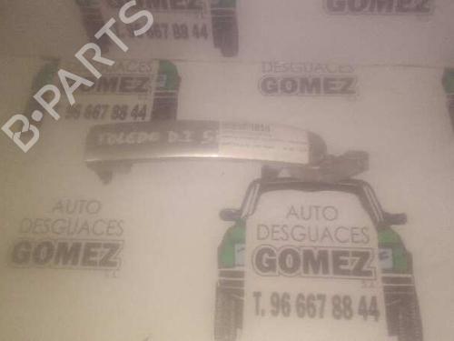 Used Front left exterior door handle Front left exterior door handle 12796476 12796476