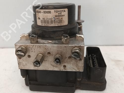 Used ABS pump TOYOTA YARIS (_P13_) 1.4 D (NLP130_, NLP130) (90 hp) 26431609