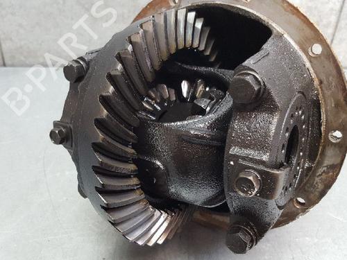 Rear differential MITSUBISHI DELICA / SPACE GEAR 2.4 (PA4W, PB4W, PC4W) | BP18486561M24