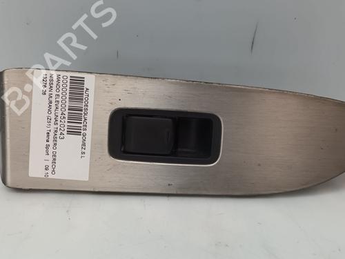 Used Right rear window switch NISSAN MURANO II (Z51) [2007-2014]  32446486