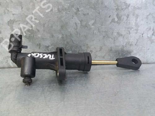 Used Clutch slave cylinder HYUNDAI TUCSON (JM) 2.0 CRDi (113 hp) 13968473