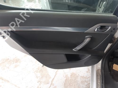 Fuse box PEUGEOT 407 (6D_) | BP31127006E1