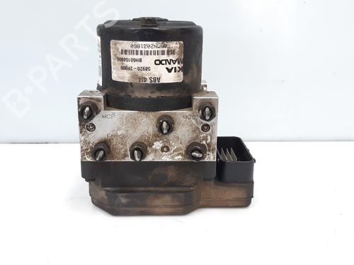 ABS Bremseaggregat ABS Bremseaggregat KIA CERATO I Saloon (LD) 1.6 (105 hp) 36048995 36048995