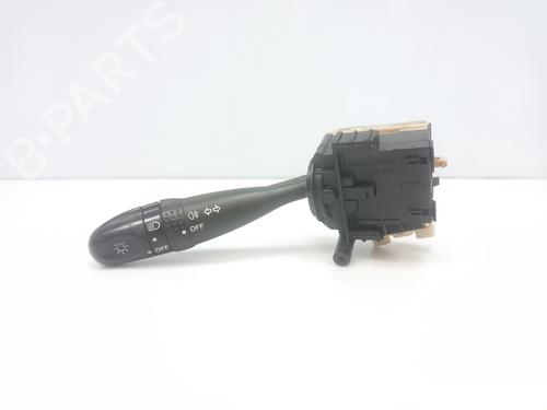 Interruttore luci Interruttore luci TOYOTA COROLLA (_E12_) 2.0 D-4D (CDE120R, CDE120L_) (110 hp) 35811971 35811971