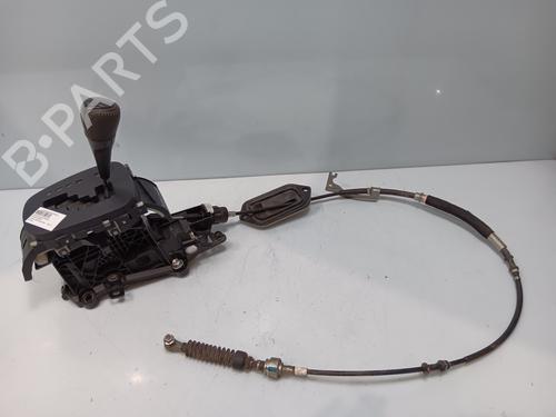 Used Gear lever TOYOTA YARIS (_P13_) 1.5 Hybrid (NHP130_) (101 hp) 21379494