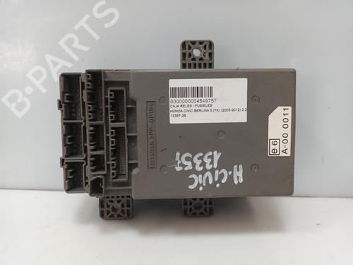 Used Fuse box Fuse box HONDA CIVIC VIII Hatchback (FN, FK) 2.2 CTDi (FK3) (140 hp) 33817565 33817565