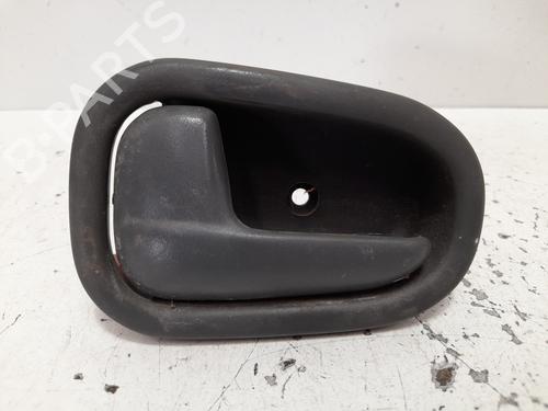 Front left interior door handle KIA SPORTAGE SUV (K00) 2.0 i 16V 4WD (128 hp) 12768217