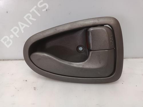 Poignée intérieure avant droite HYUNDAI ACCENT II (LC) 1.5 (102 hp) 29137729