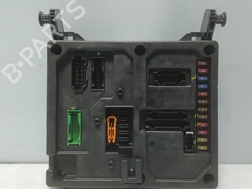 Boîte à Fusibles VW SHARAN (7M8, 7M9, 7M6) 1.9 TDI (115 hp) 31946544