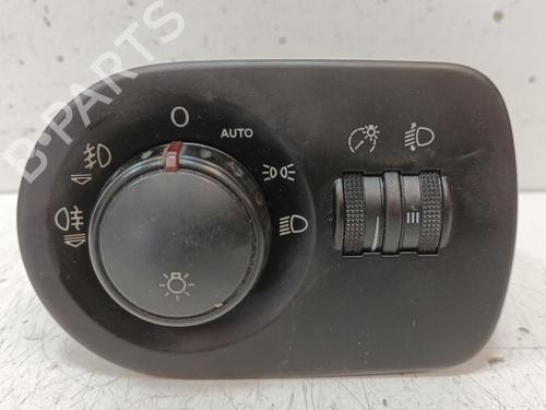 Used Headlight switch SEAT LEON (1P1) [2005-2013]  17637349