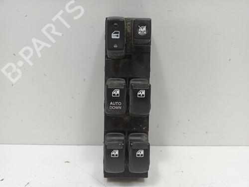 Used Left front window switch HYUNDAI TUCSON (JM) 2.0 CRDi (136 hp) 17447819