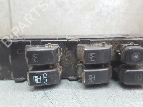 Used Left front window switch HYUNDAI SONATA IV (EF) 2.0 16V (136 hp) 12684636