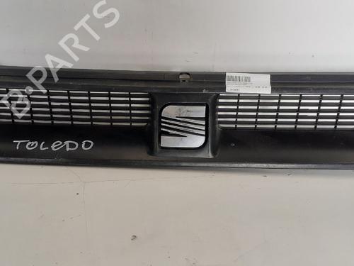 Grill/Gitter SEAT TOLEDO I (1L2) 1.9 D (68 hp) 12765112