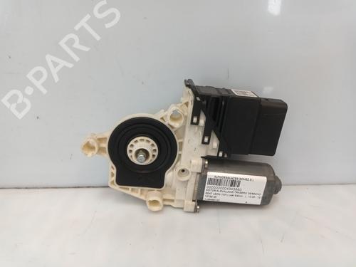 Rudehejsemotor bagstkærm højre SEAT LEON (1M1) 1.6 16 V (105 hp) 28354951