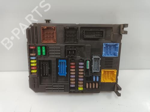 Used Fuse box PEUGEOT 308 II (LB_, LP_, LW_, LH_, L3_) [2013-2021]  19789213