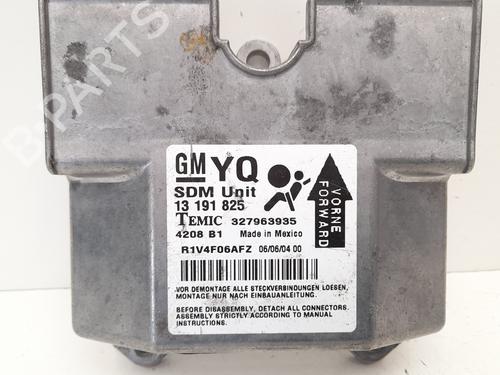 Used ECU airbags OPEL ASTRA H (A04) 1.6 (L48) (105 hp) 12713650