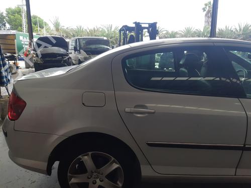 Fuse box PEUGEOT 407 (6D_) | BP31127006E1