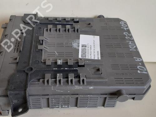 Used Fuse box PEUGEOT 607 (9D, 9U) 2.2 HDi (133 hp) 12723097