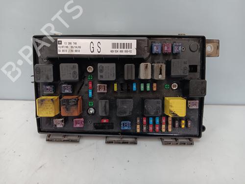 Used Fuse box OPEL ZAFIRA / ZAFIRA FAMILY B (A05) [2005-2019]  26233901