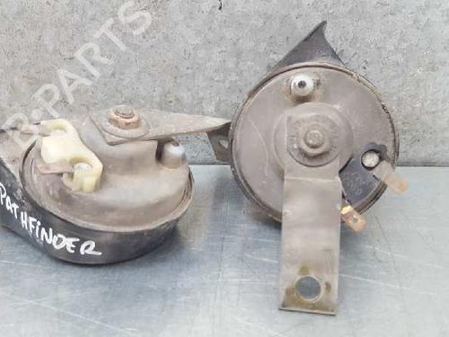 Horn NISSAN PATHFINDER III (R51) 2.5 dCi 4WD | BP13974481E13 