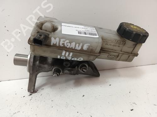 Used Brake master cylinder RENAULT MEGANE III Grandtour (KZ0/1) 1.5 dCi (KZ09, KZ0D, KZ1G, KZ29, KZ14, KZ1W, KZ10, KZ1F,... (110 hp) 15986737