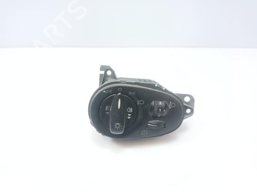 Used Headlight switch FORD FOCUS I (DAW, DBW) 1.6 16V (100 hp) 32678982