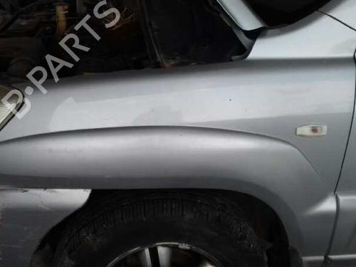 Used Left front fenders KIA SPORTAGE II (JE_, KM_) 2.0 i 16V (141 hp) 12750561