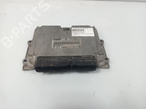 Used Engine control unit (ECU) ALFA ROMEO 147 (937_) 1.9 JTDM (937.AXD1A, 937.AXV1A, 937.BXB1A) (115 hp) 28515935