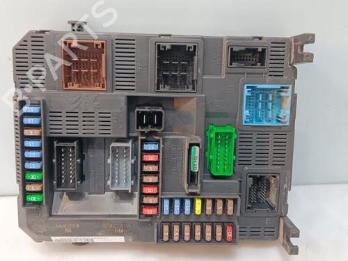Used Fuse box CITROËN C4 CACTUS 1.6 BlueHDi 100 (99 hp) 31571417